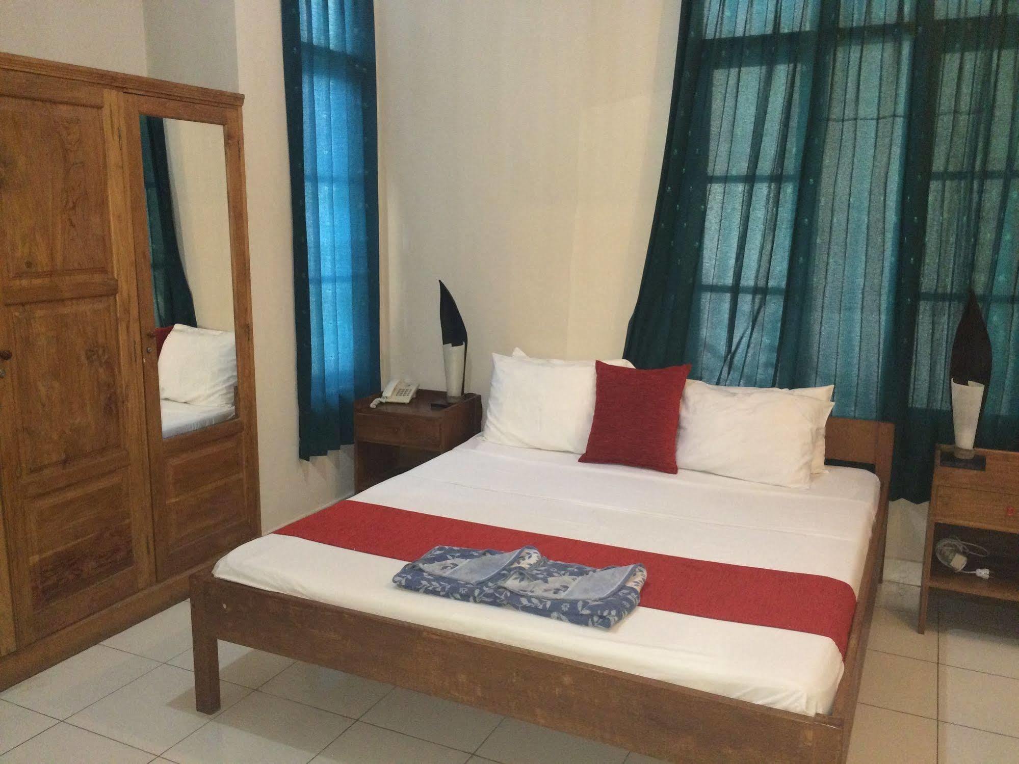 Secret Garden Inn Kuta Lombok Exteriör bild