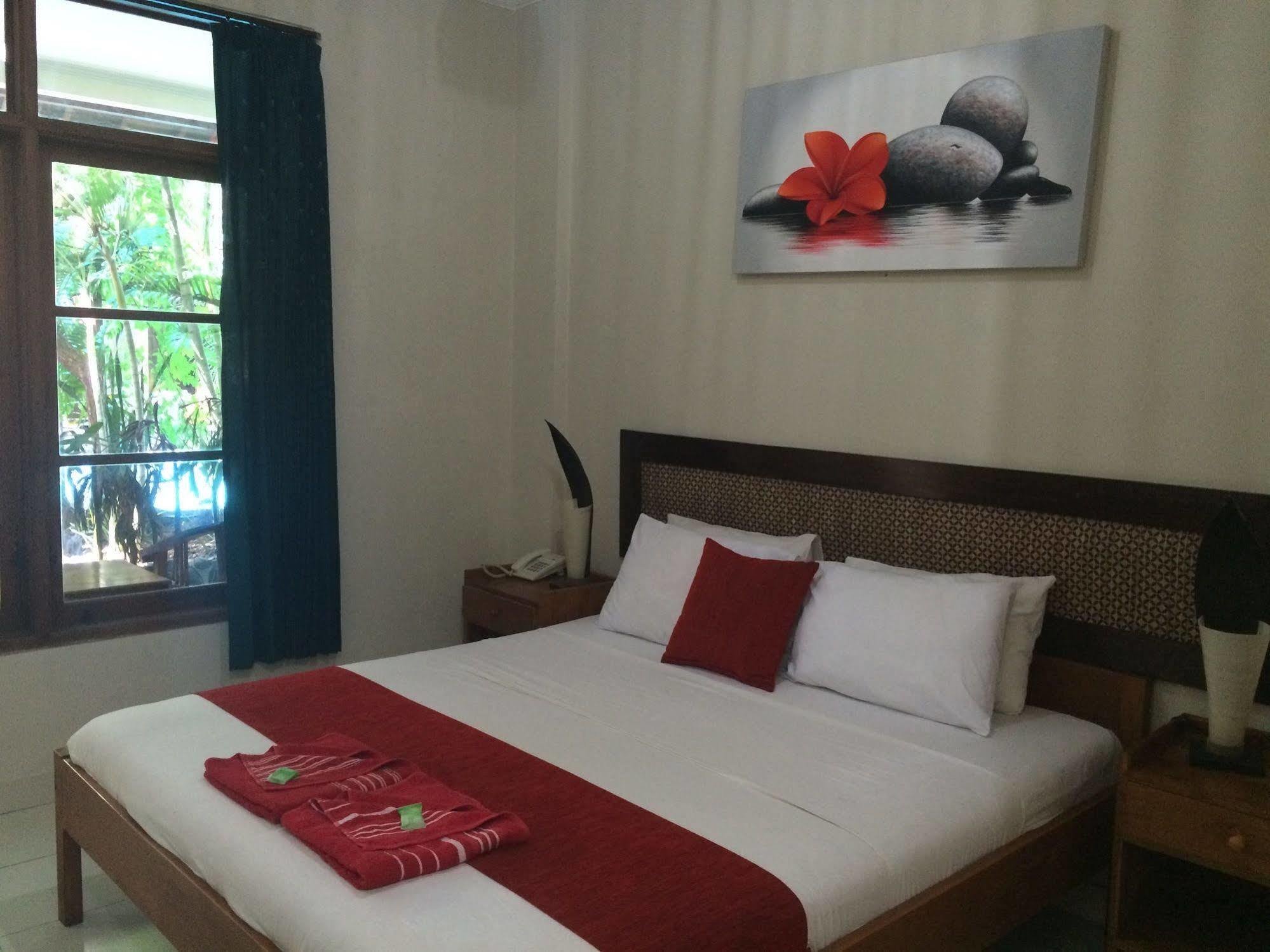 Secret Garden Inn Kuta Lombok Exteriör bild