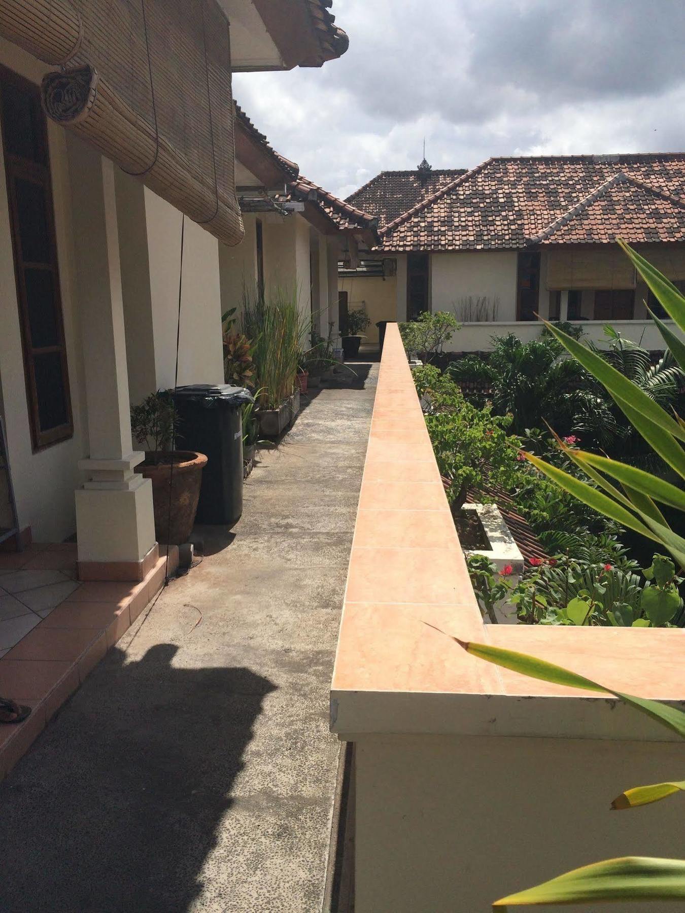 Secret Garden Inn Kuta Lombok Exteriör bild