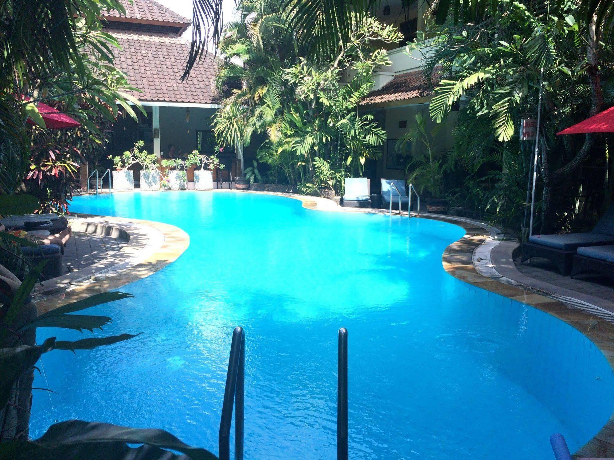 Secret Garden Inn Kuta Lombok Exteriör bild